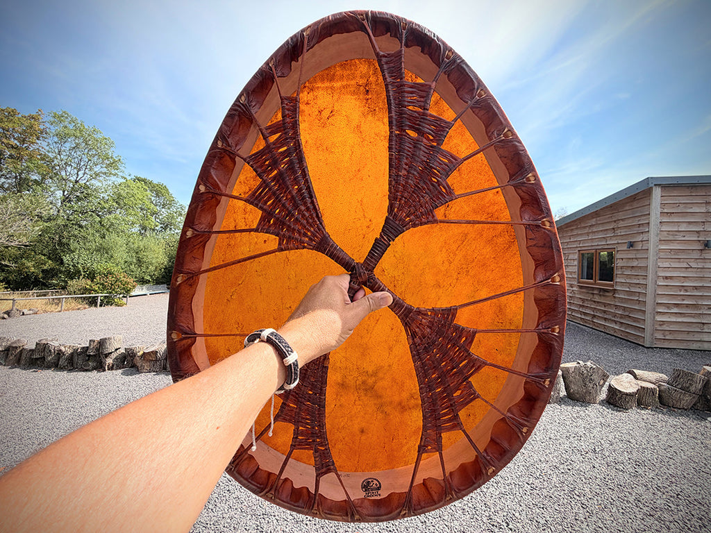 28" Oval Dancing Lady Lacing