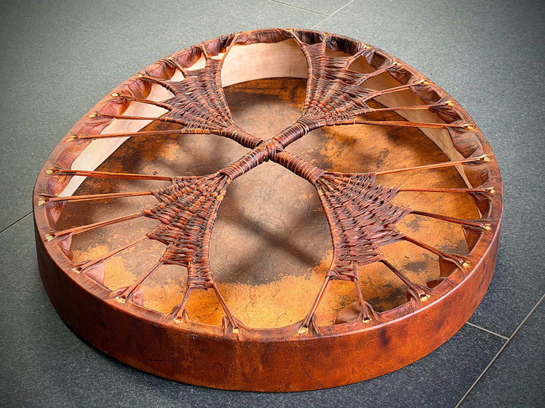 28" Oval Dancing Lady Lacing