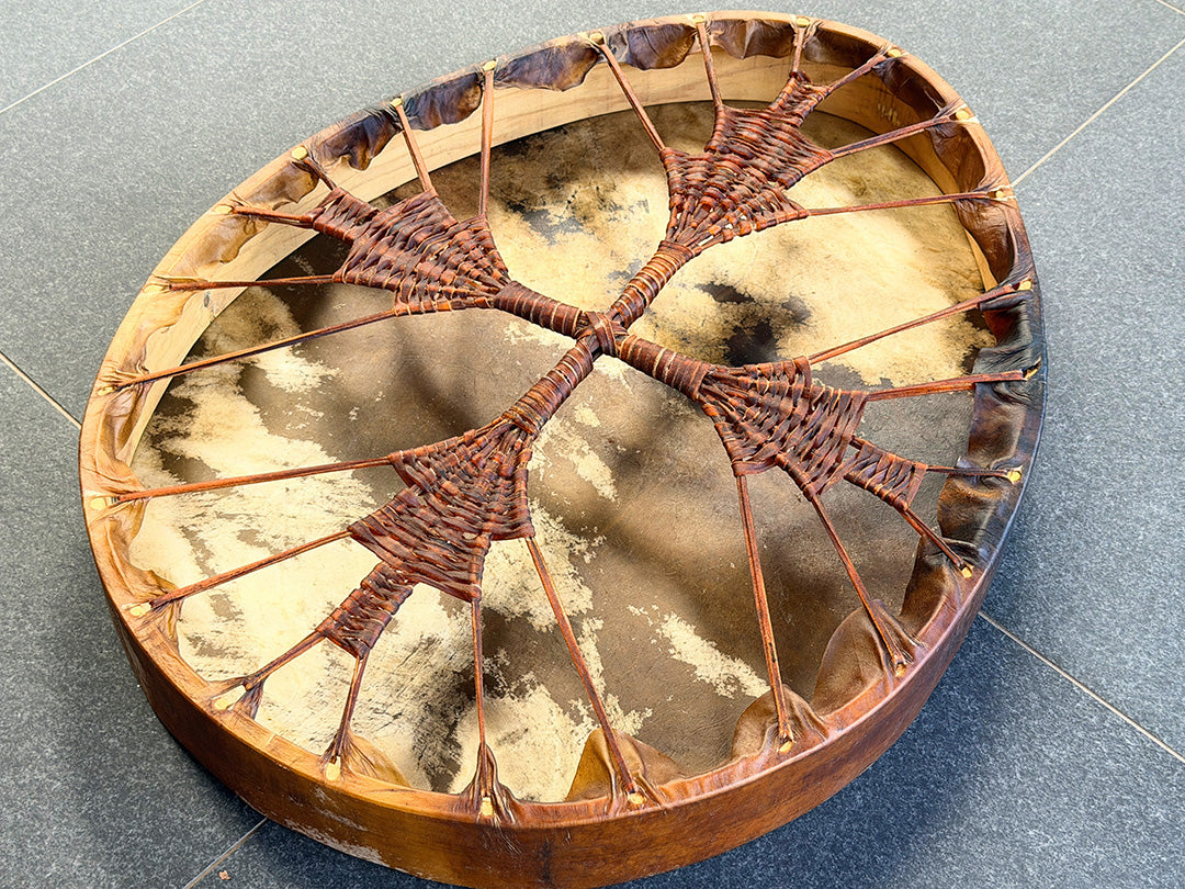 28" Oval 4 Palm Cross Lacing - RARE (horse)