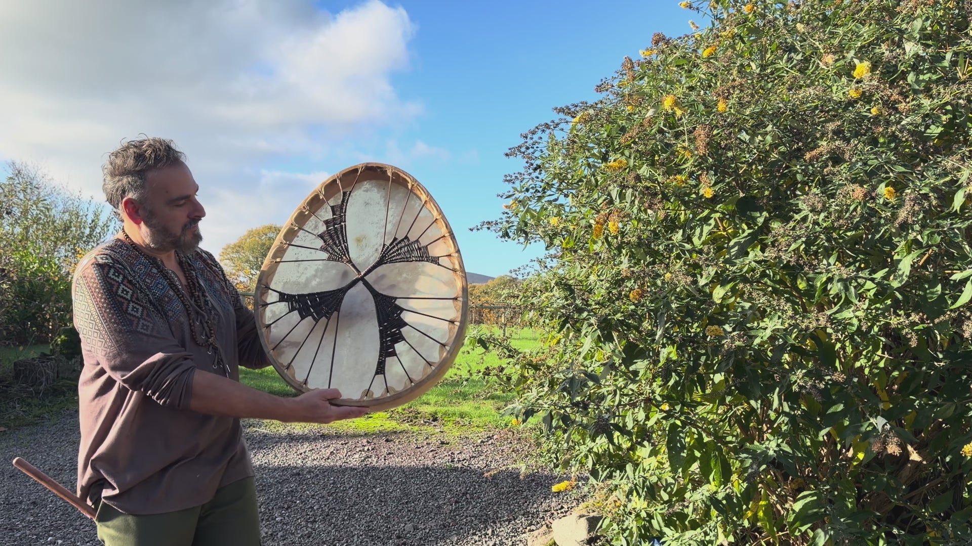 28" Oval Buffalo Shamanic Drum Spiral Spread Lace